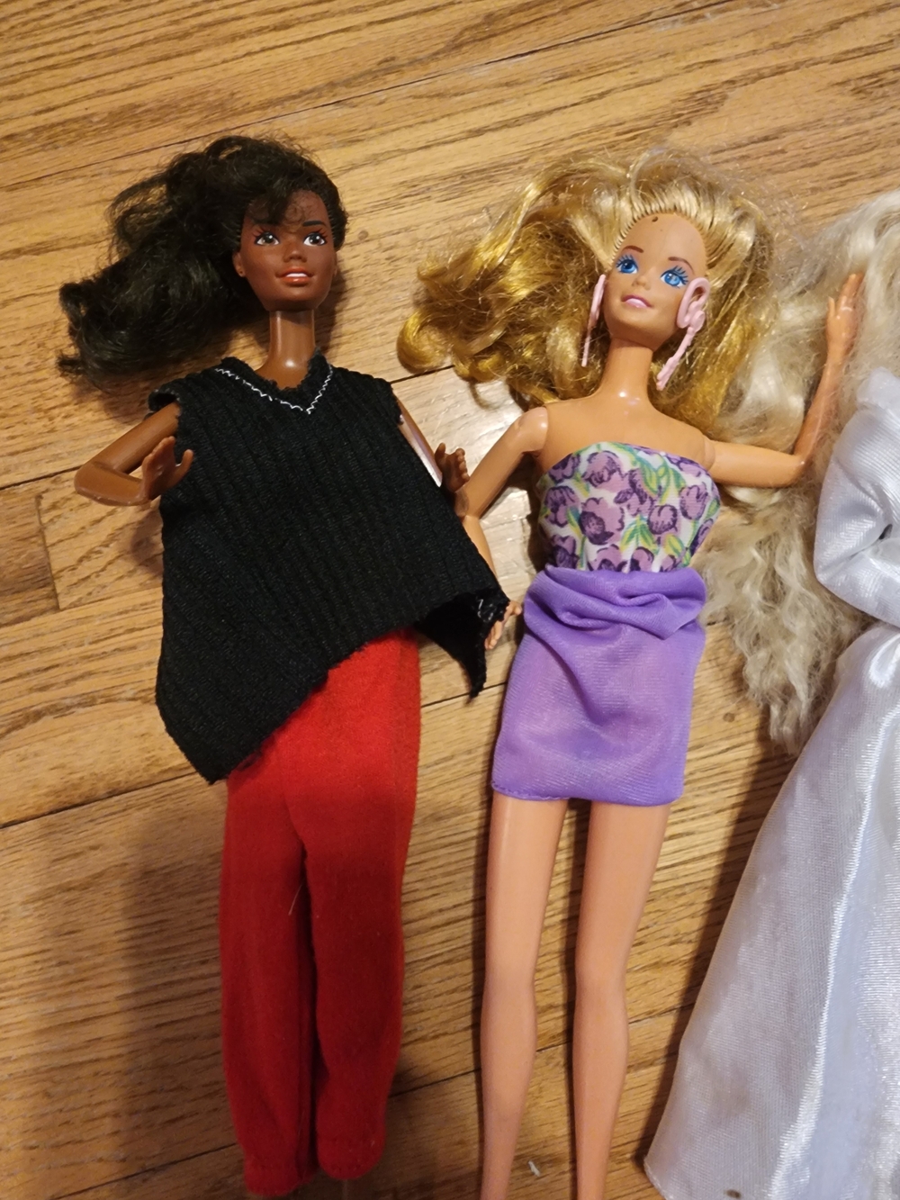Vintage Mattel Barbie Dolls Assorted Colors - Picture 2 of 5